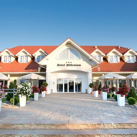 Hotel Millenium Gora Motyczna Exterior photo