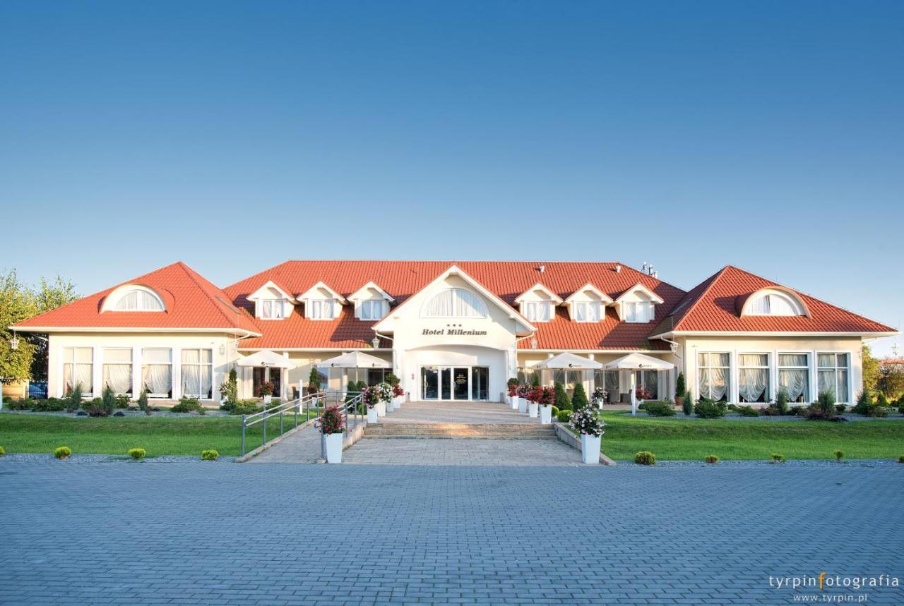 Hotel Millenium Gora Motyczna Exterior photo