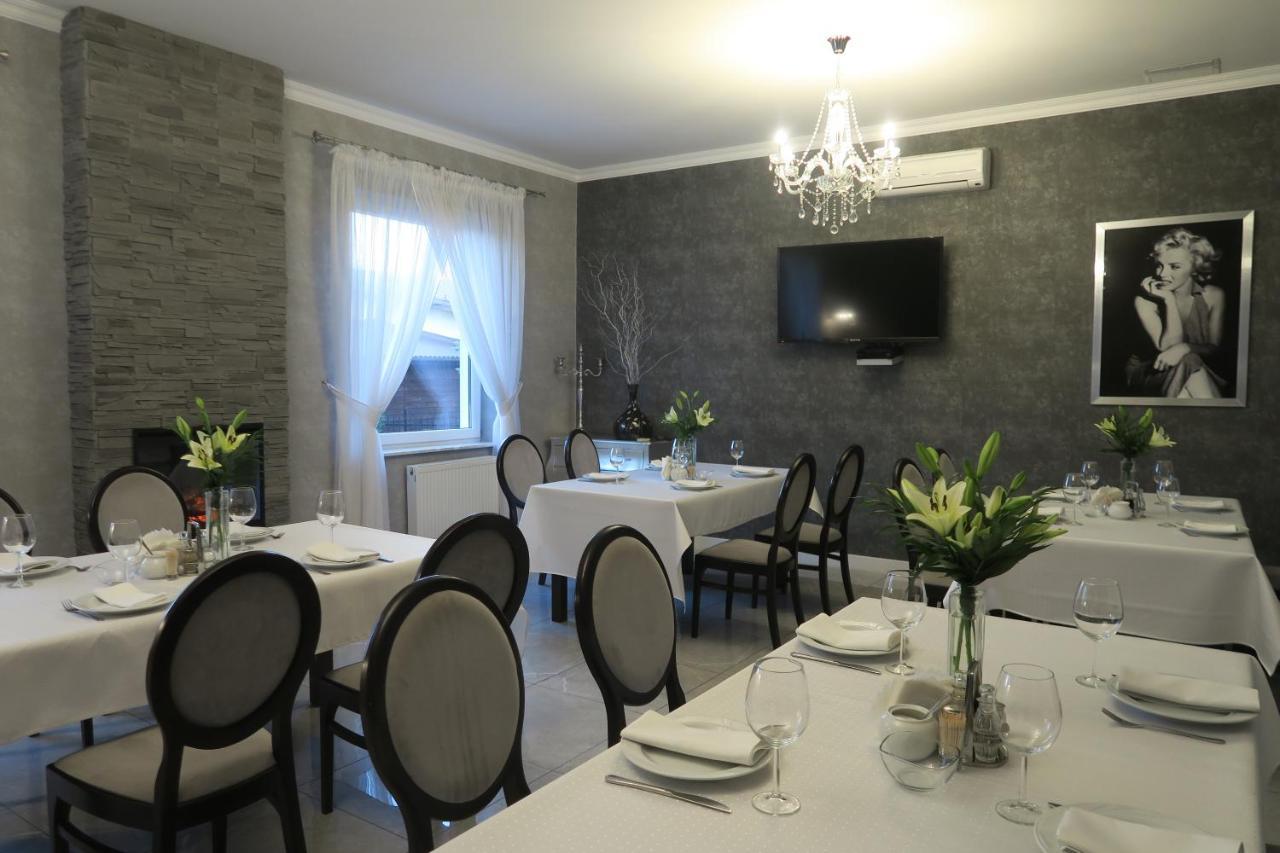 Hotel Millenium Gora Motyczna Exterior photo