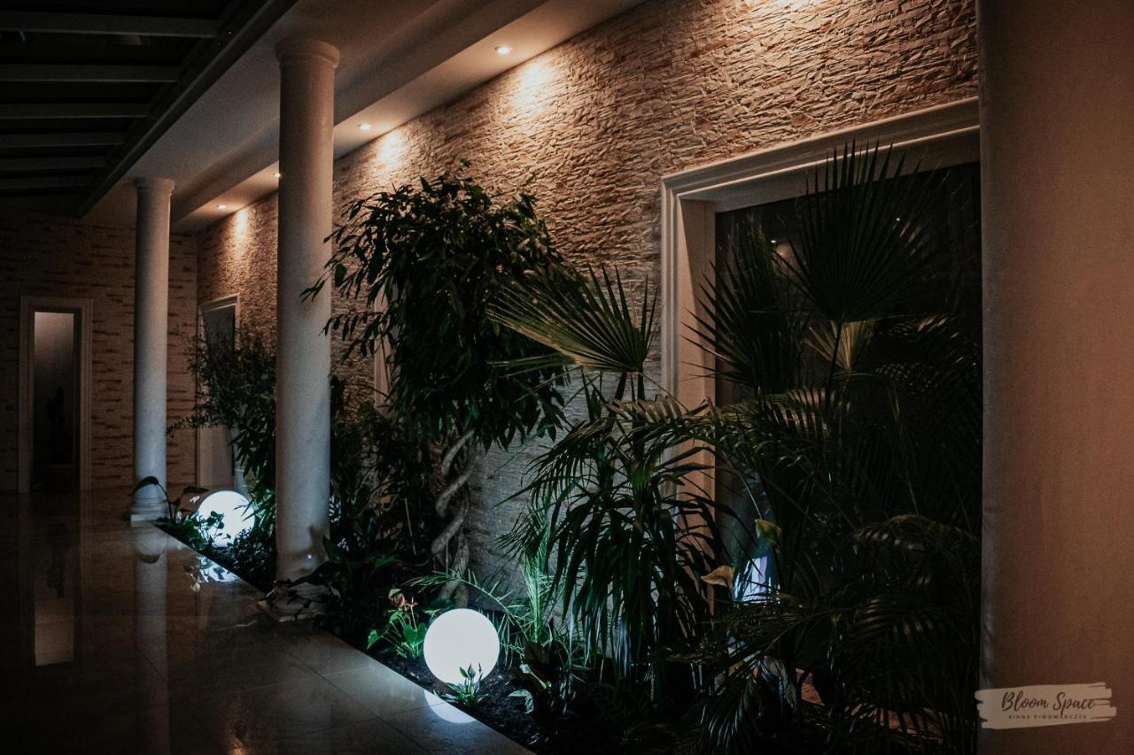 Hotel Millenium Gora Motyczna Exterior photo