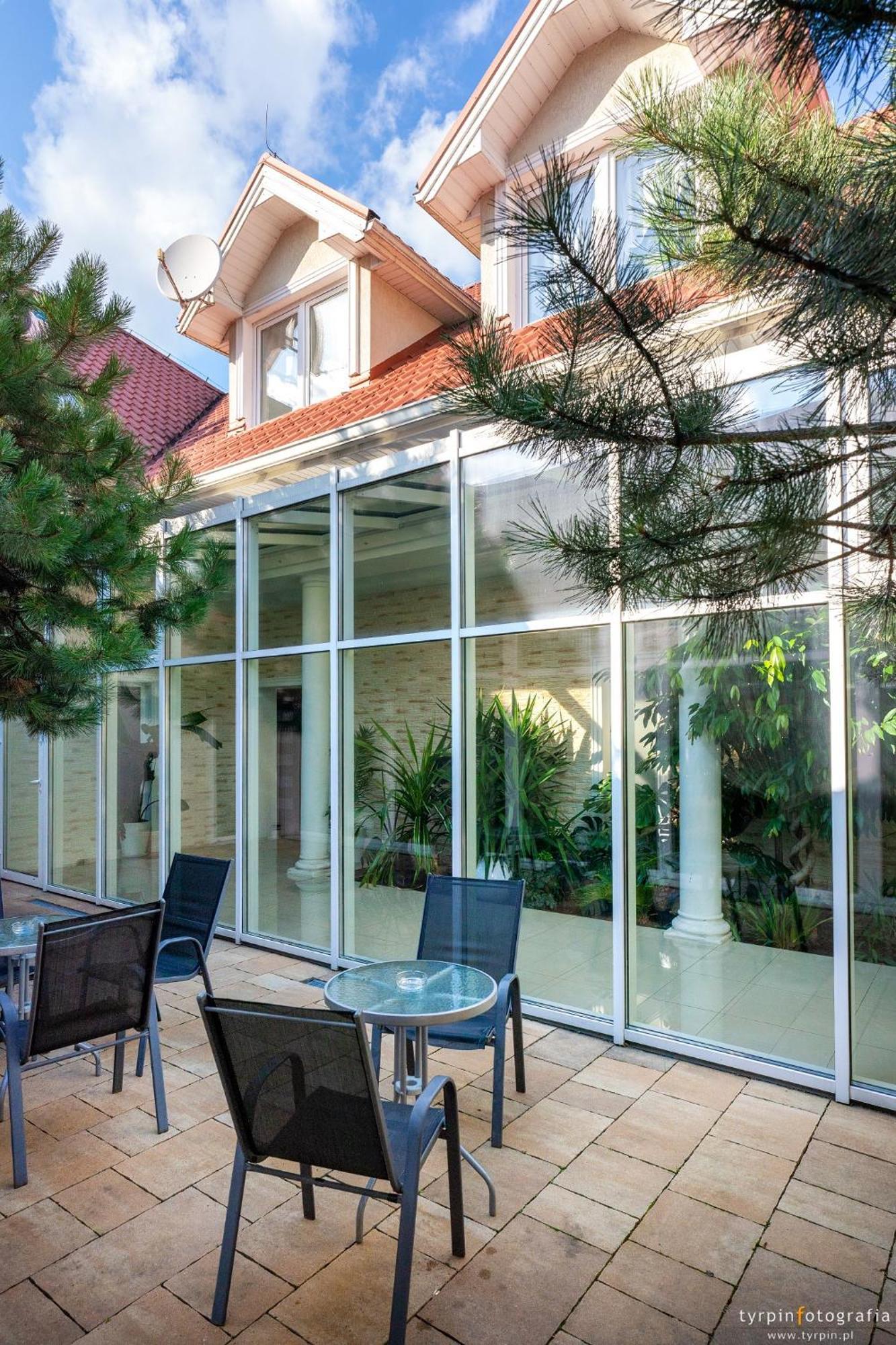Hotel Millenium Gora Motyczna Exterior photo