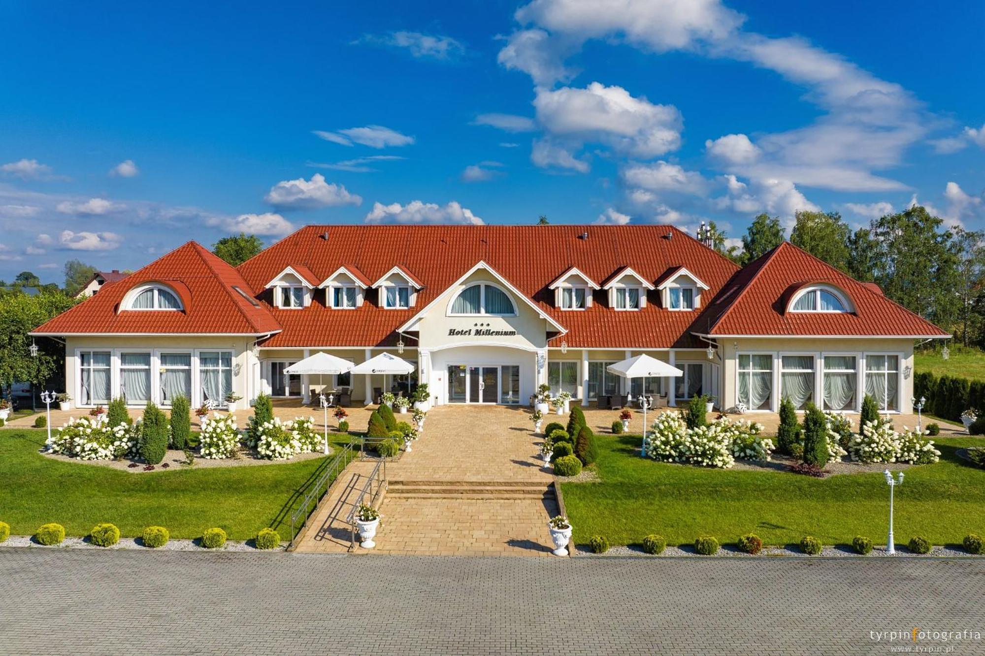 Hotel Millenium Gora Motyczna Exterior photo