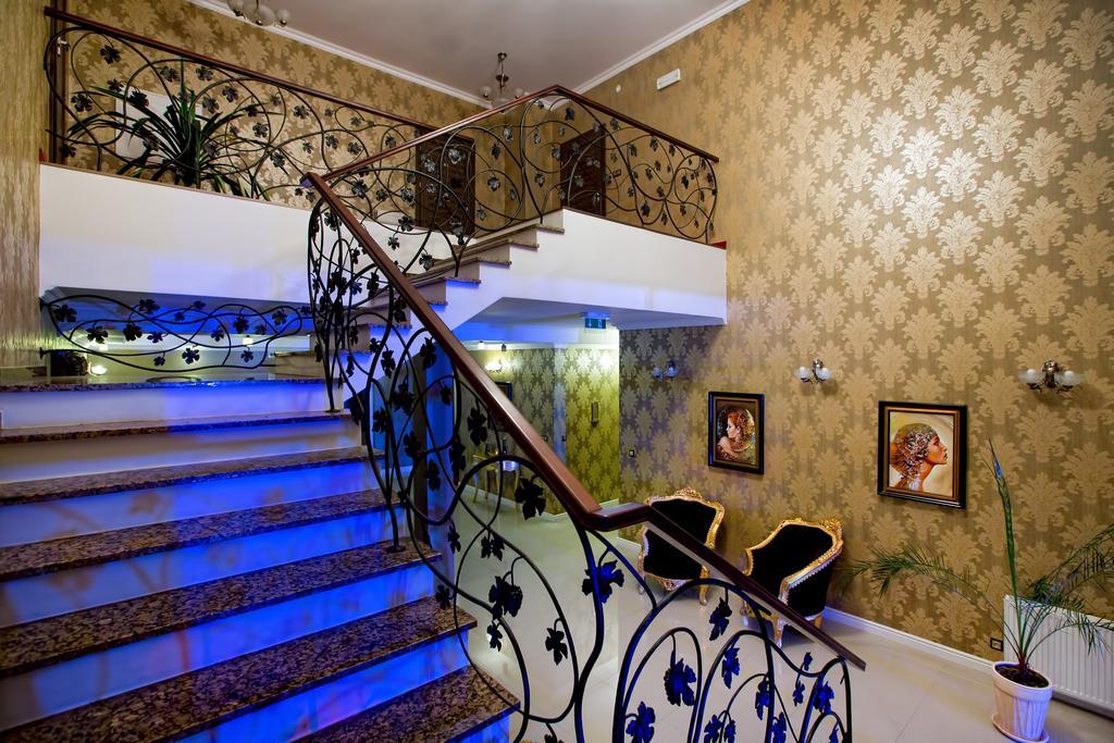 Hotel Millenium Gora Motyczna Exterior photo