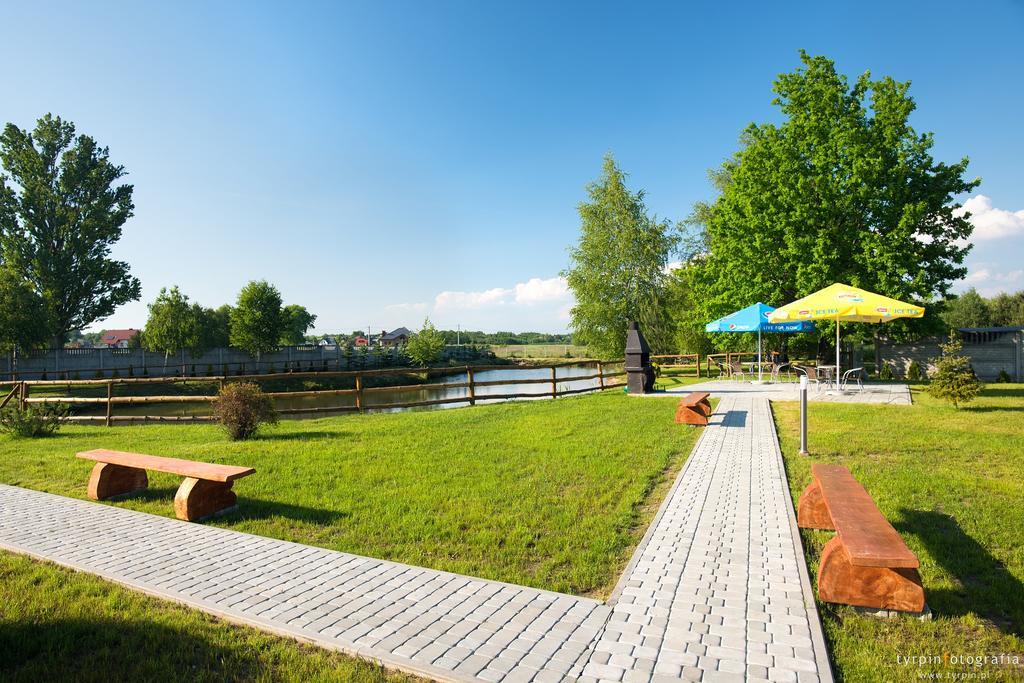 Hotel Millenium Gora Motyczna Exterior photo